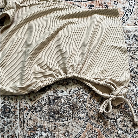 One-Shoulder Beige Ribbed Tank Top - Picture 4 of 4